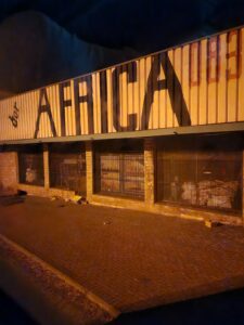 The_global_entity_solo_travels_by_bus_to_cape_town